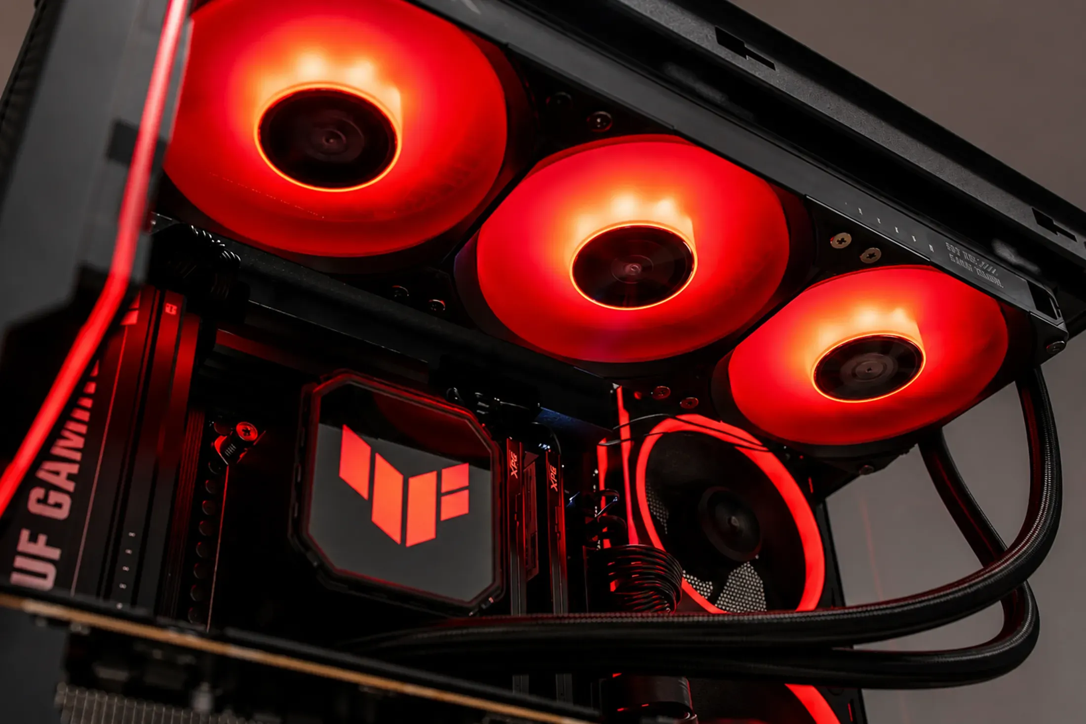 ASUS - AMD RX 9070 XT / R7 7800X3D - Thumbnail 3