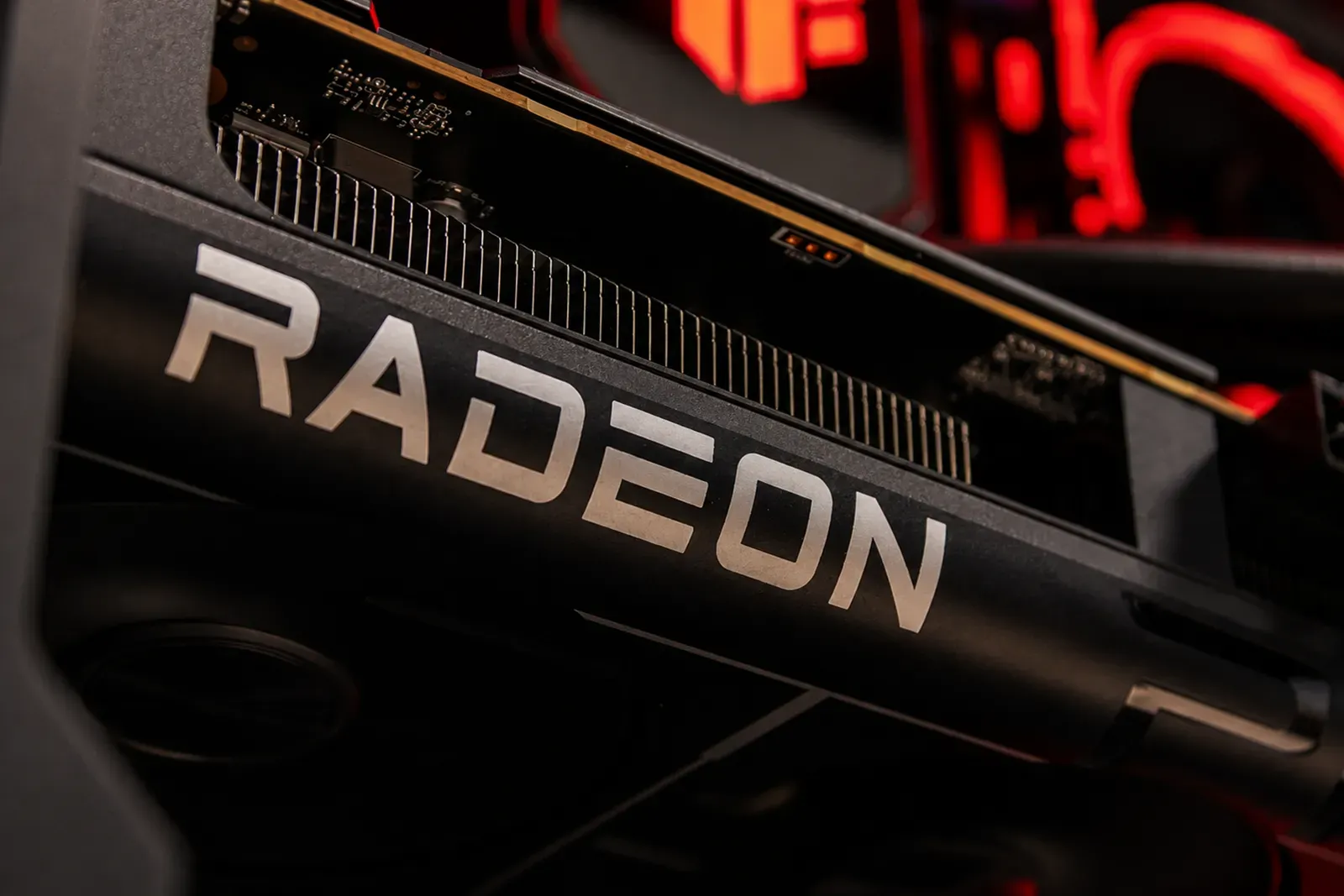 ASUS - AMD RX 9070 XT / R7 7800X3D - Thumbnail 5