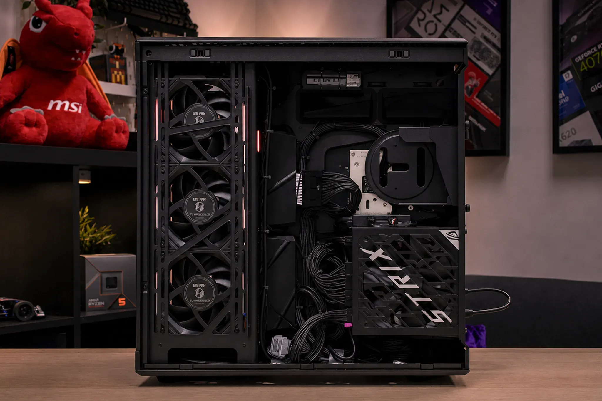 Hyte Panorama - RTX 5080 / R7 9800X3D, 32GB / 64GB - Thumbnail 6