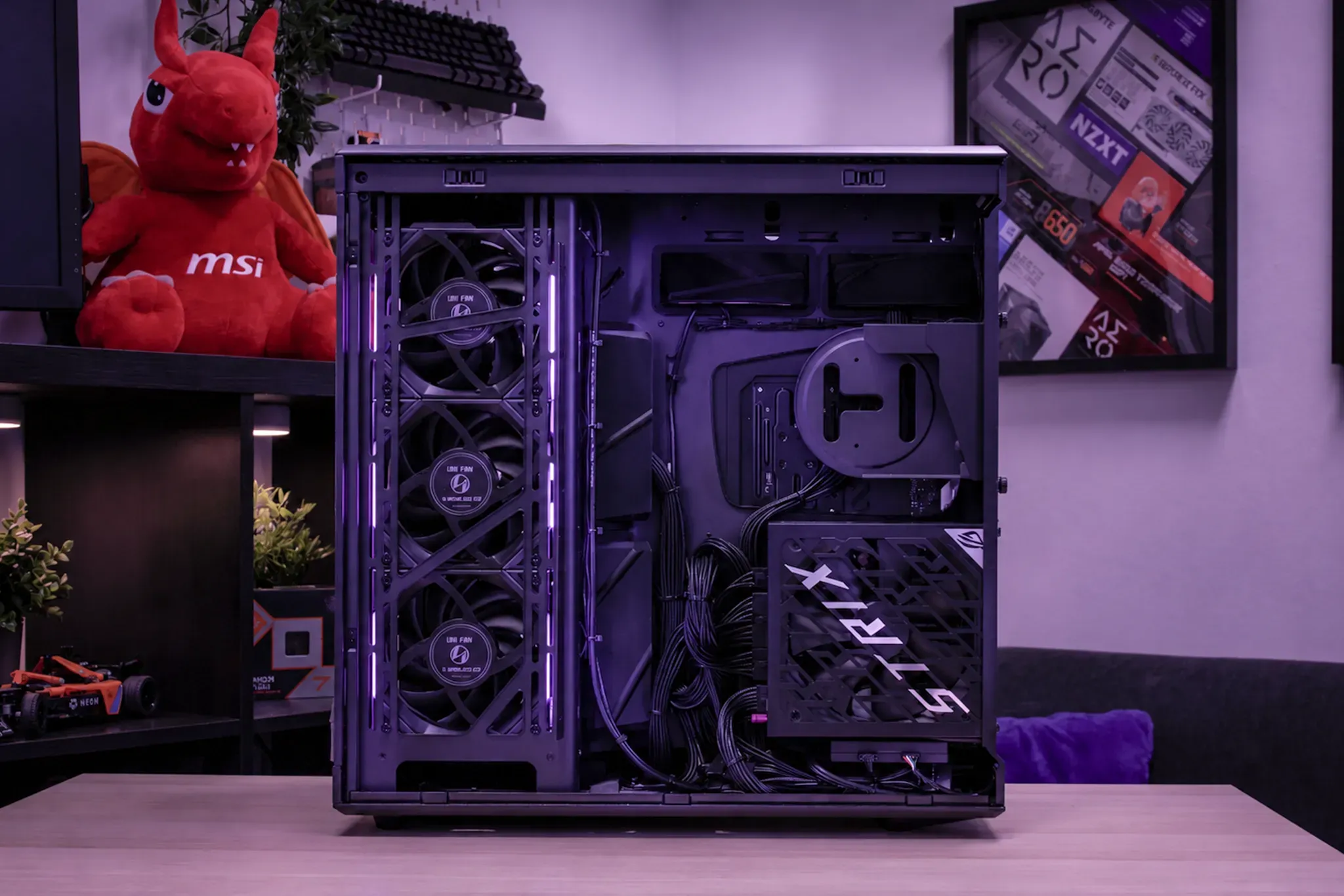Hyte Ultra - RTX 5090 / R7 9800X3D, 32GB / 64GB - Thumbnail 9