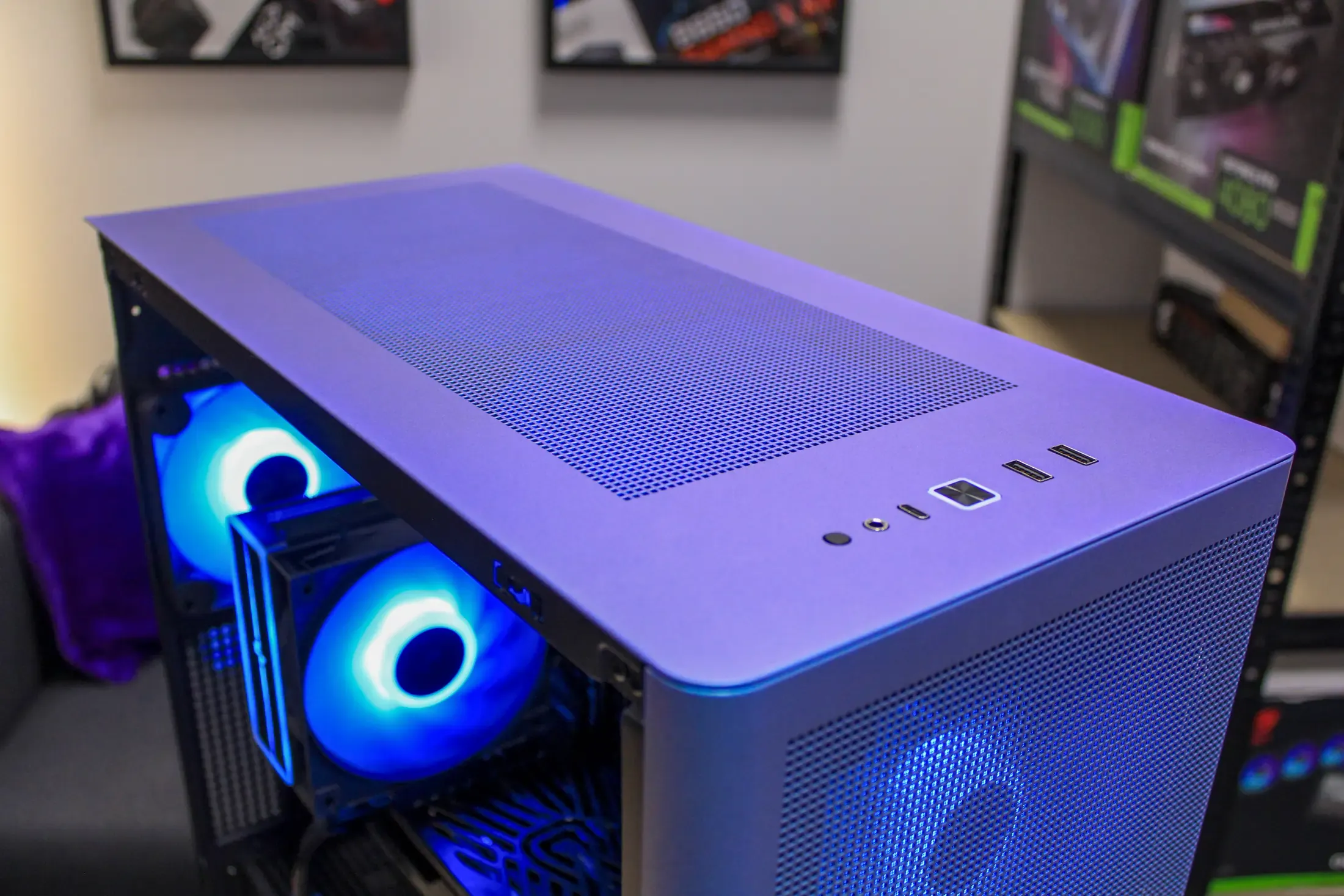 Chroma - RTX 5060 Ti / R5 7500F - Thumbnail 2
