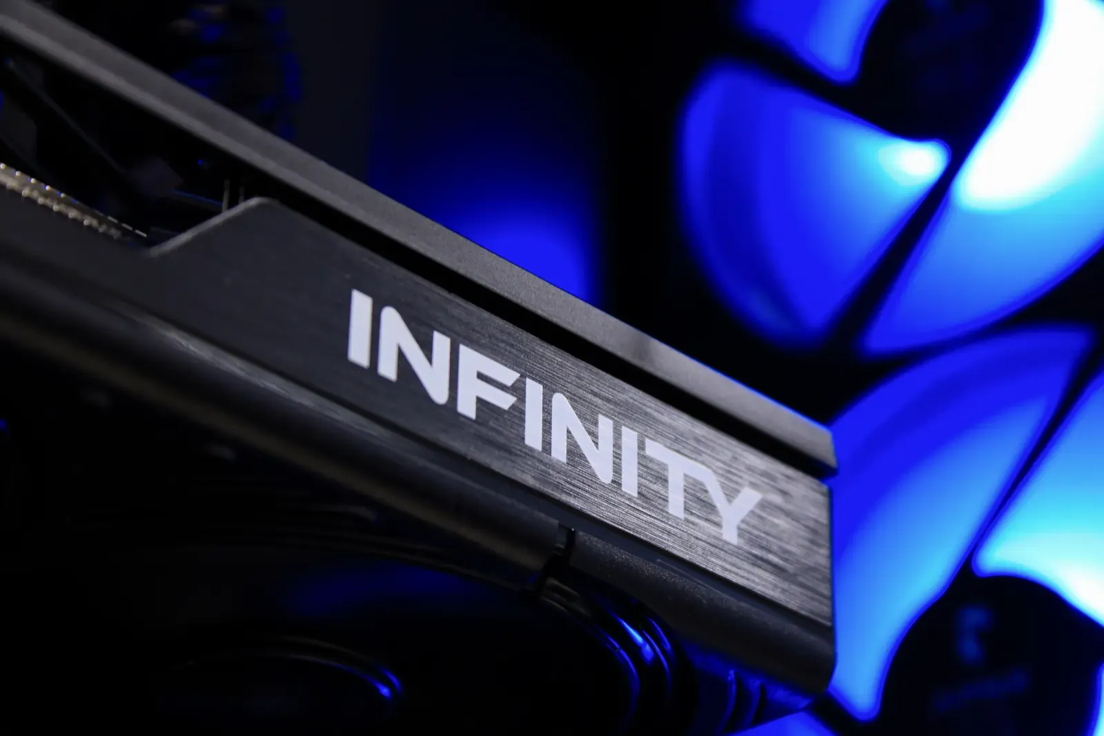 Chroma - RTX 5060 Ti / R5 7500F - Thumbnail 10