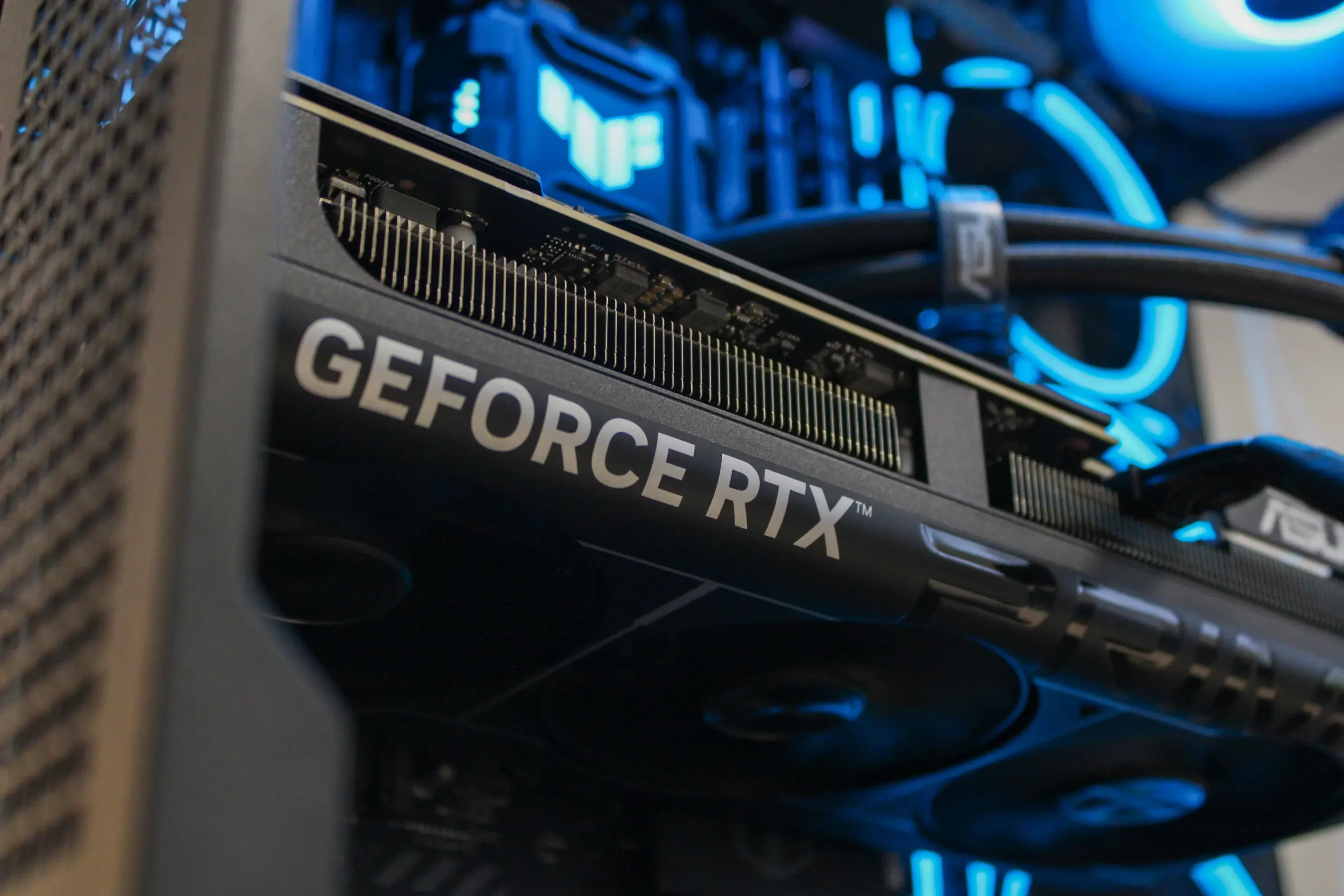 ASUS - NVIDIA RTX 5070 Ti / R7 7800X3D - Thumbnail 5