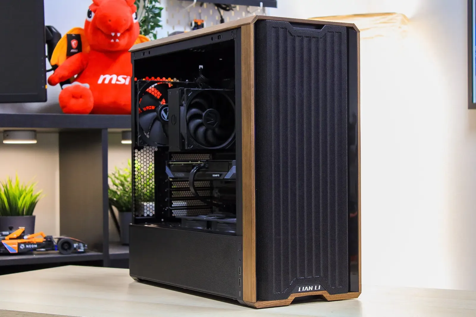 Purity - RX 9060 XT / R5 7500F - Thumbnail 8