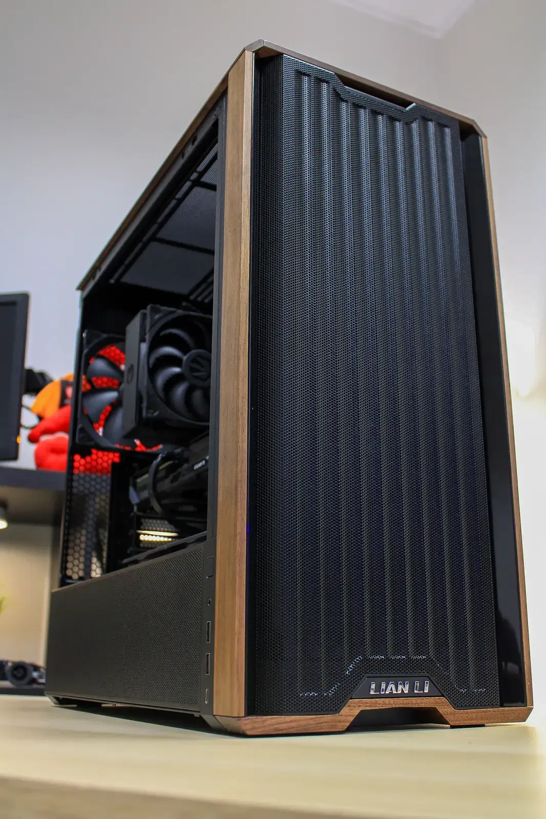 Purity - RX 9060 XT / R5 7500F - Thumbnail 4