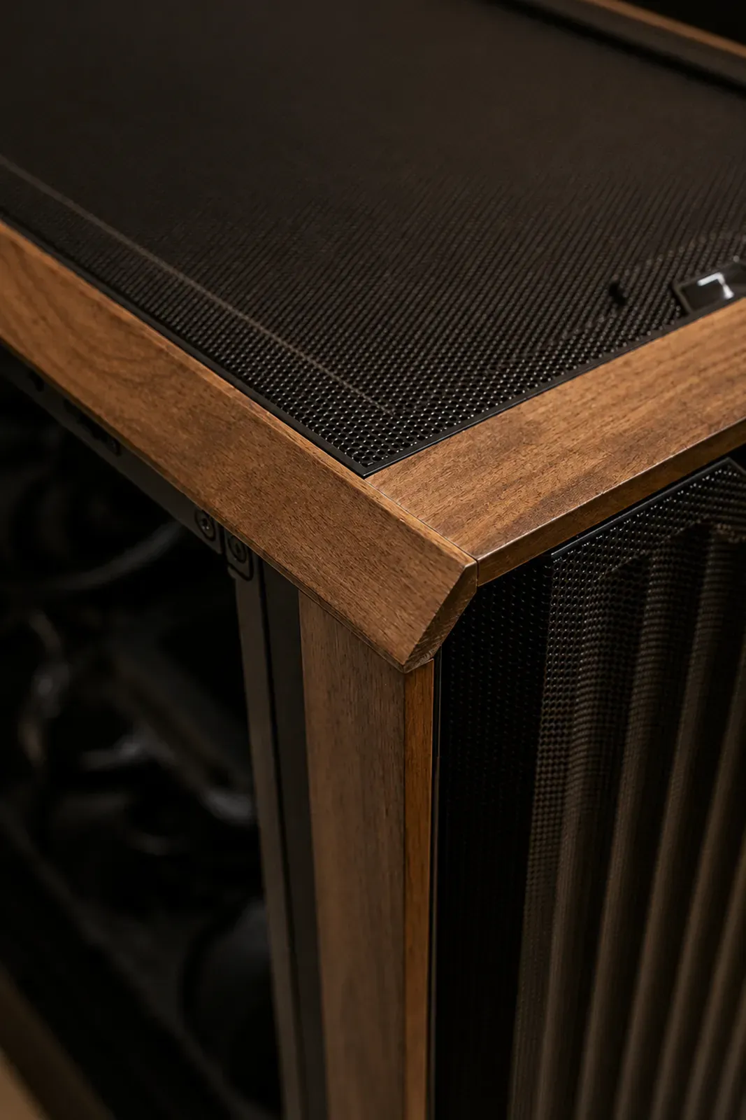 Purity - RX 9060 XT / R5 7500F - Thumbnail 9