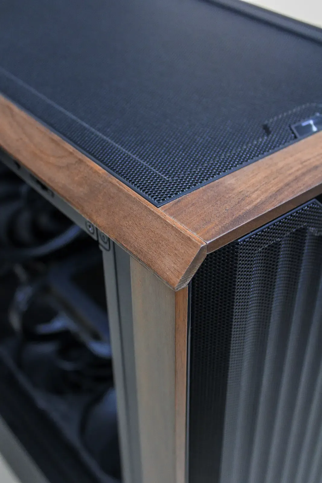 Purity - RX 9060 XT / R5 7500F - Thumbnail 10
