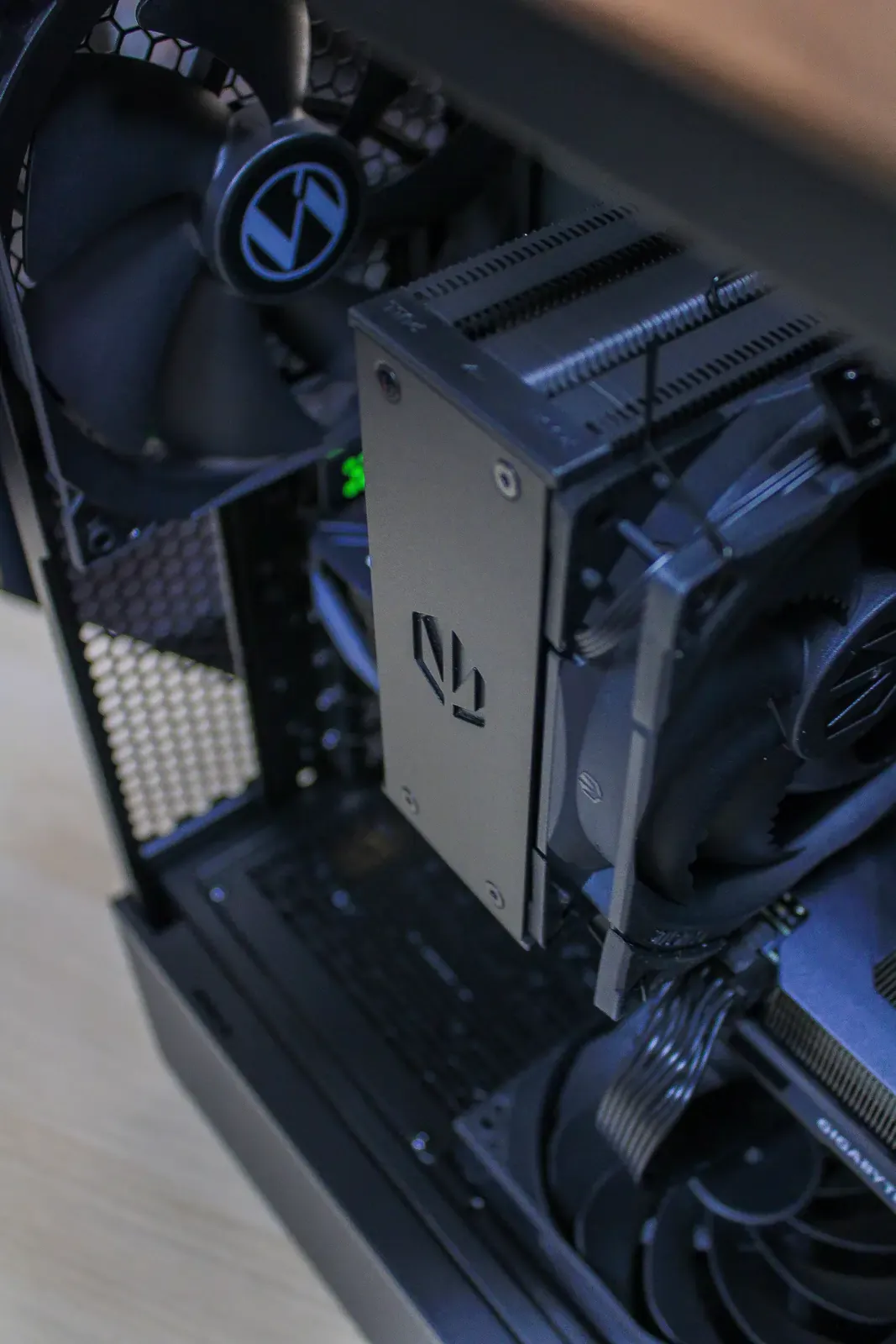 Purity - RX 9060 XT / R5 7500F - Thumbnail 6