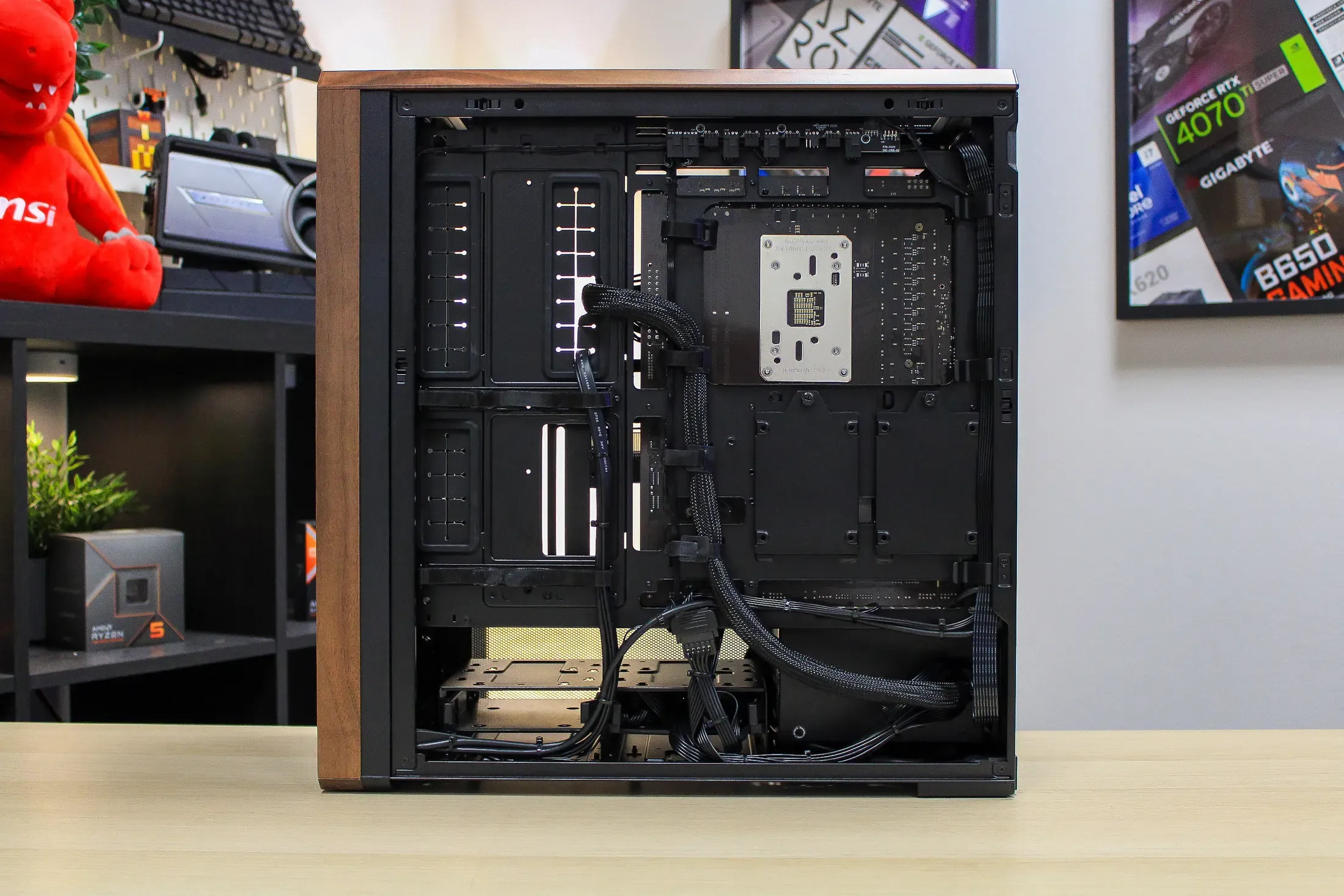 Purity - RX 9060 XT / R5 7500F - Thumbnail 3