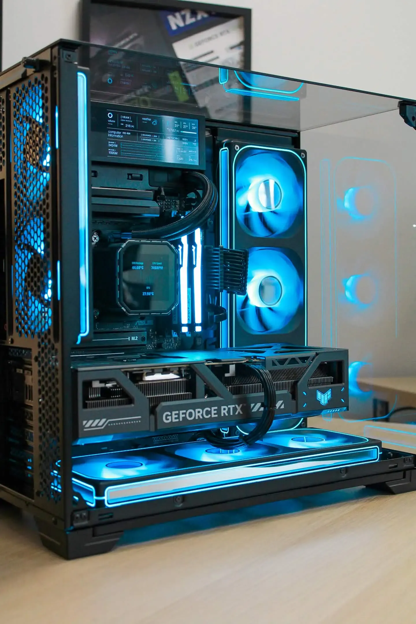 Limitless - RTX 5090 / R7 9850X3D - Thumbnail 3