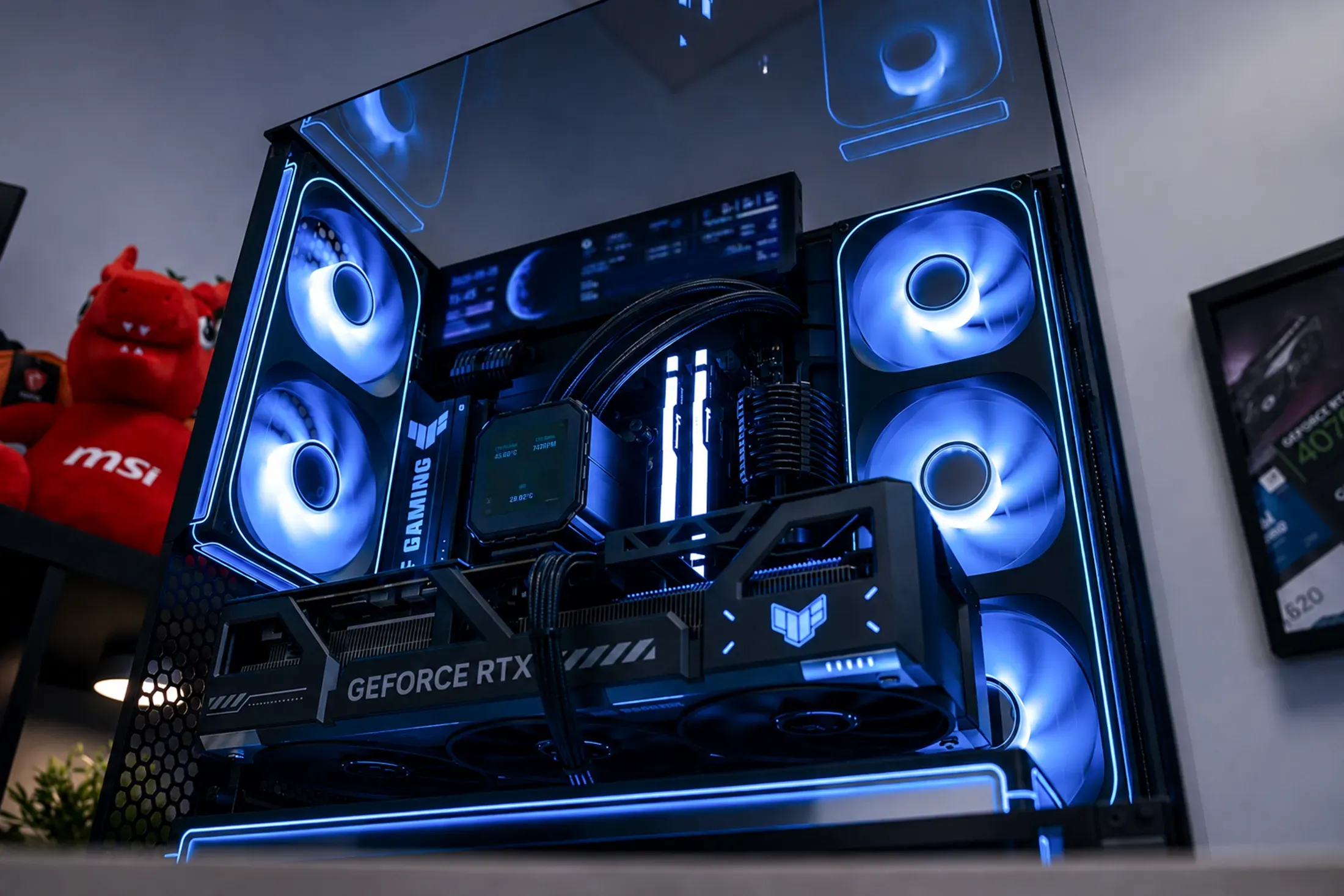 Limitless - RTX 5090 / R7 9850X3D - Thumbnail 2