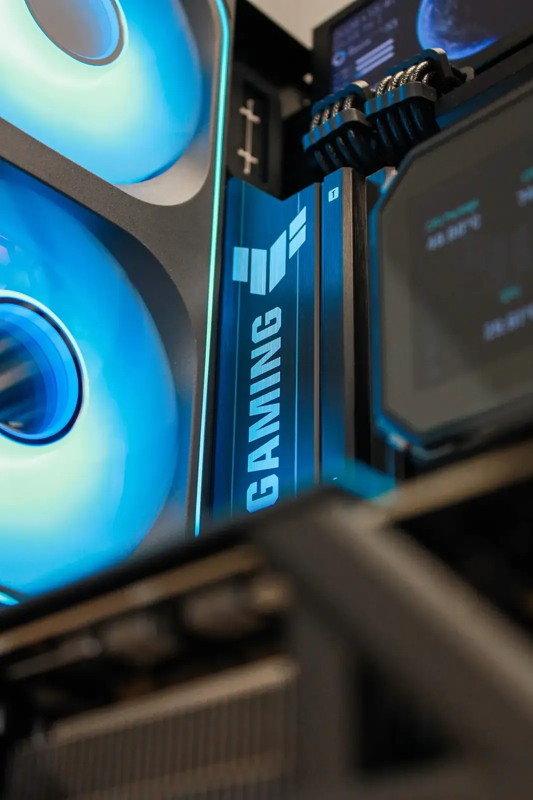 Limitless - RTX 5090 / R7 9850X3D - Thumbnail 10