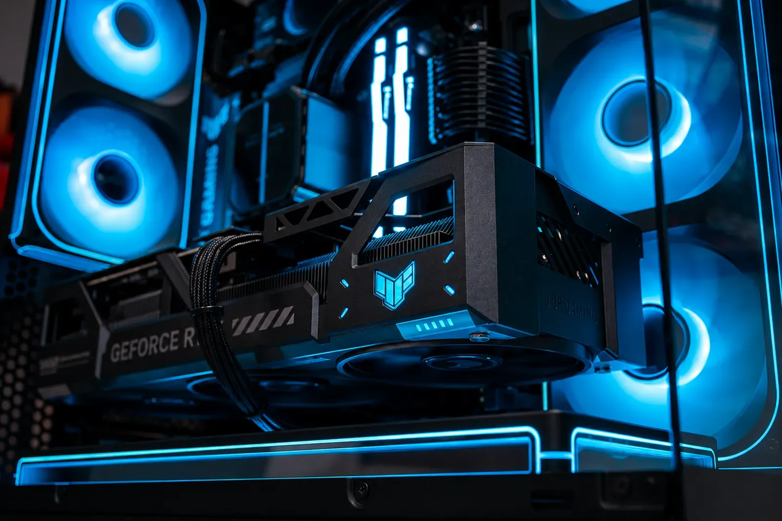 Limitless - RTX 5090 / R7 9850X3D - Thumbnail 7