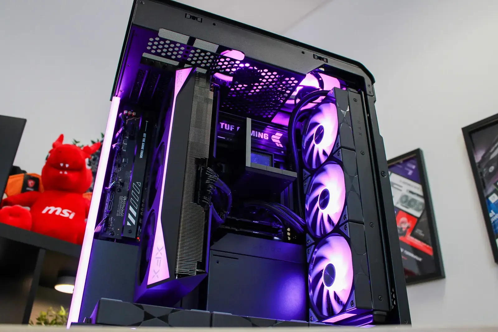 Xhuttle - RX 9070 XT / R7 7800X3D - Thumbnail 11