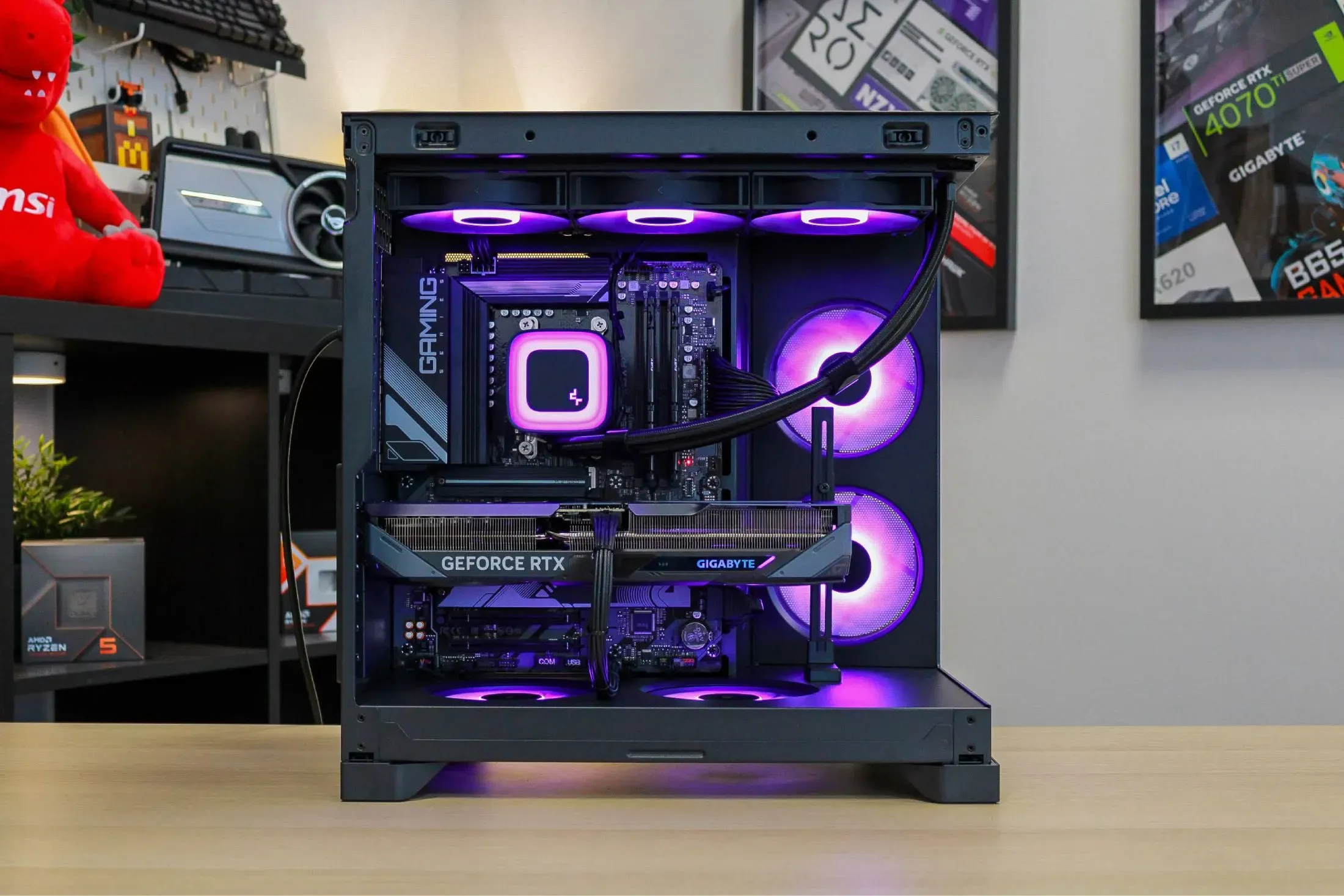 Fractal - RTX 5070 / R5 7500X3D - Thumbnail 2