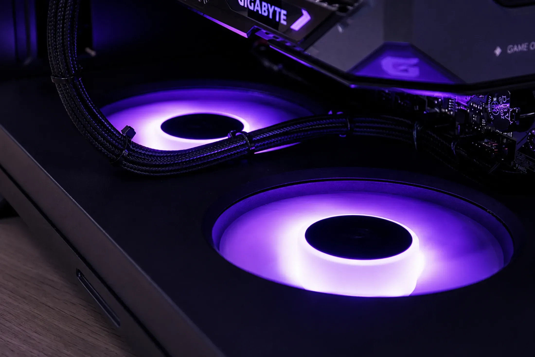 Fractal - RTX 5070 / R5 7500X3D - Thumbnail 7