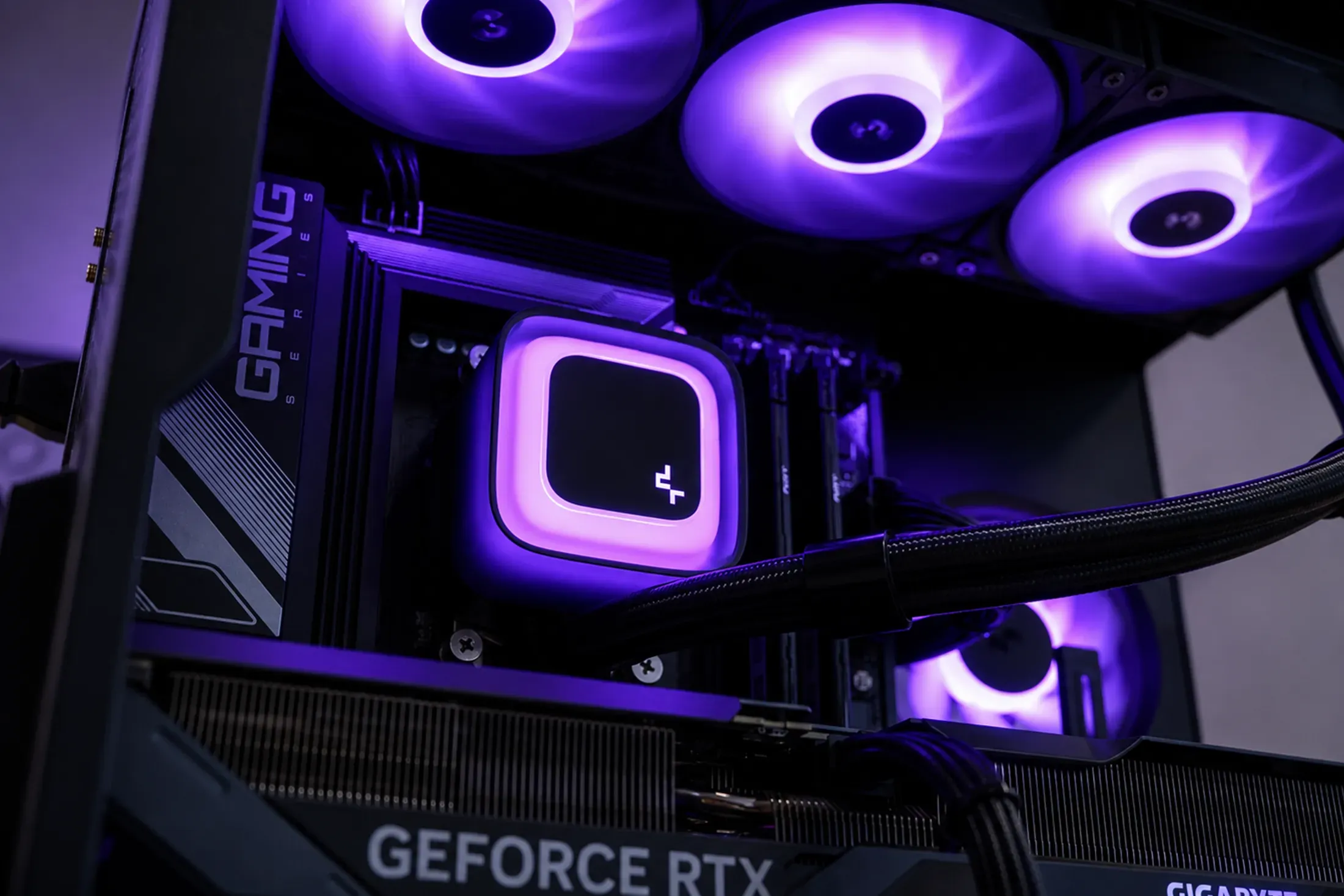 Fractal - RTX 5070 / R5 7500X3D - Thumbnail 5