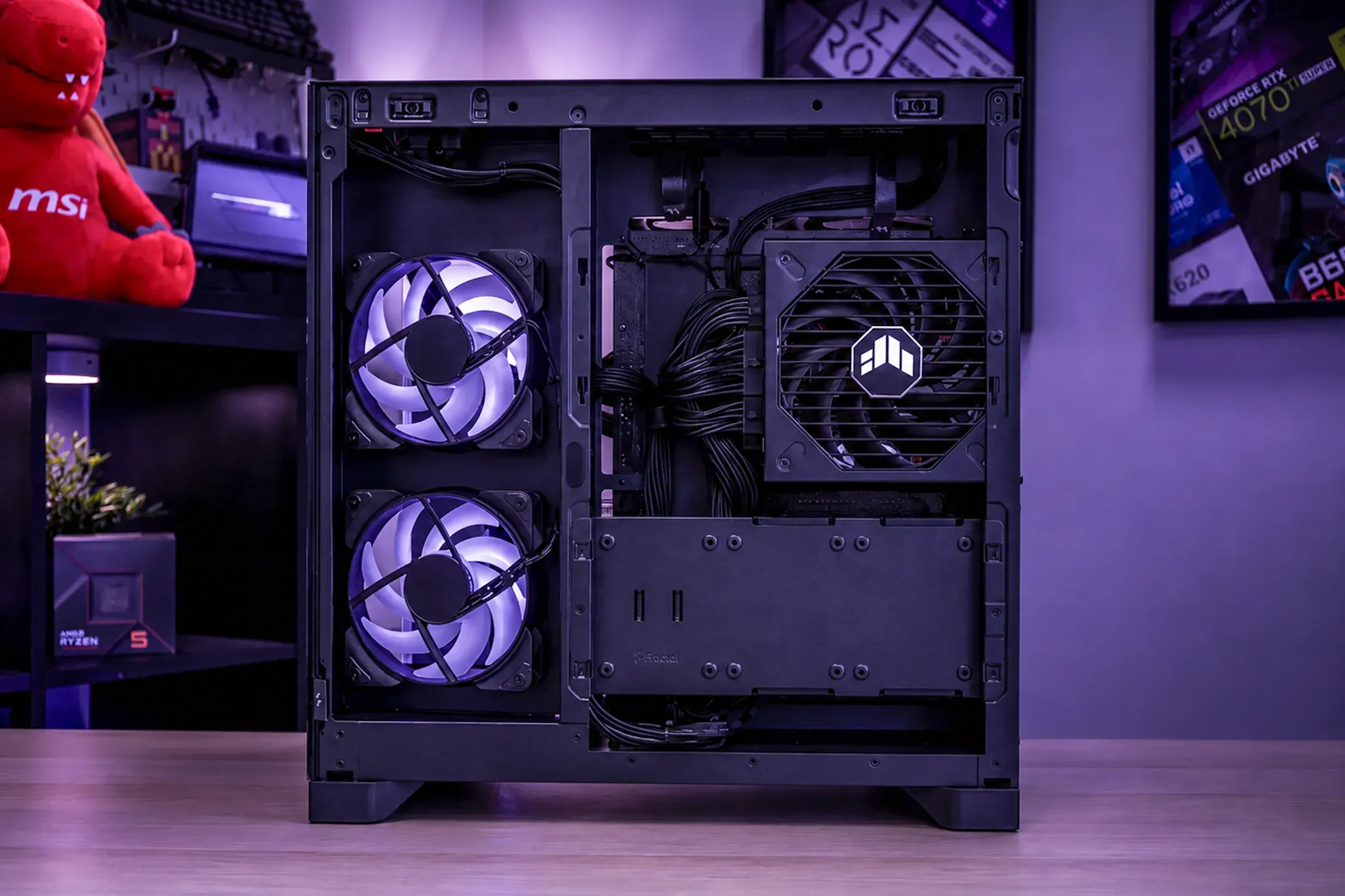 Fractal - RTX 5070 / R5 7500X3D - Thumbnail 9