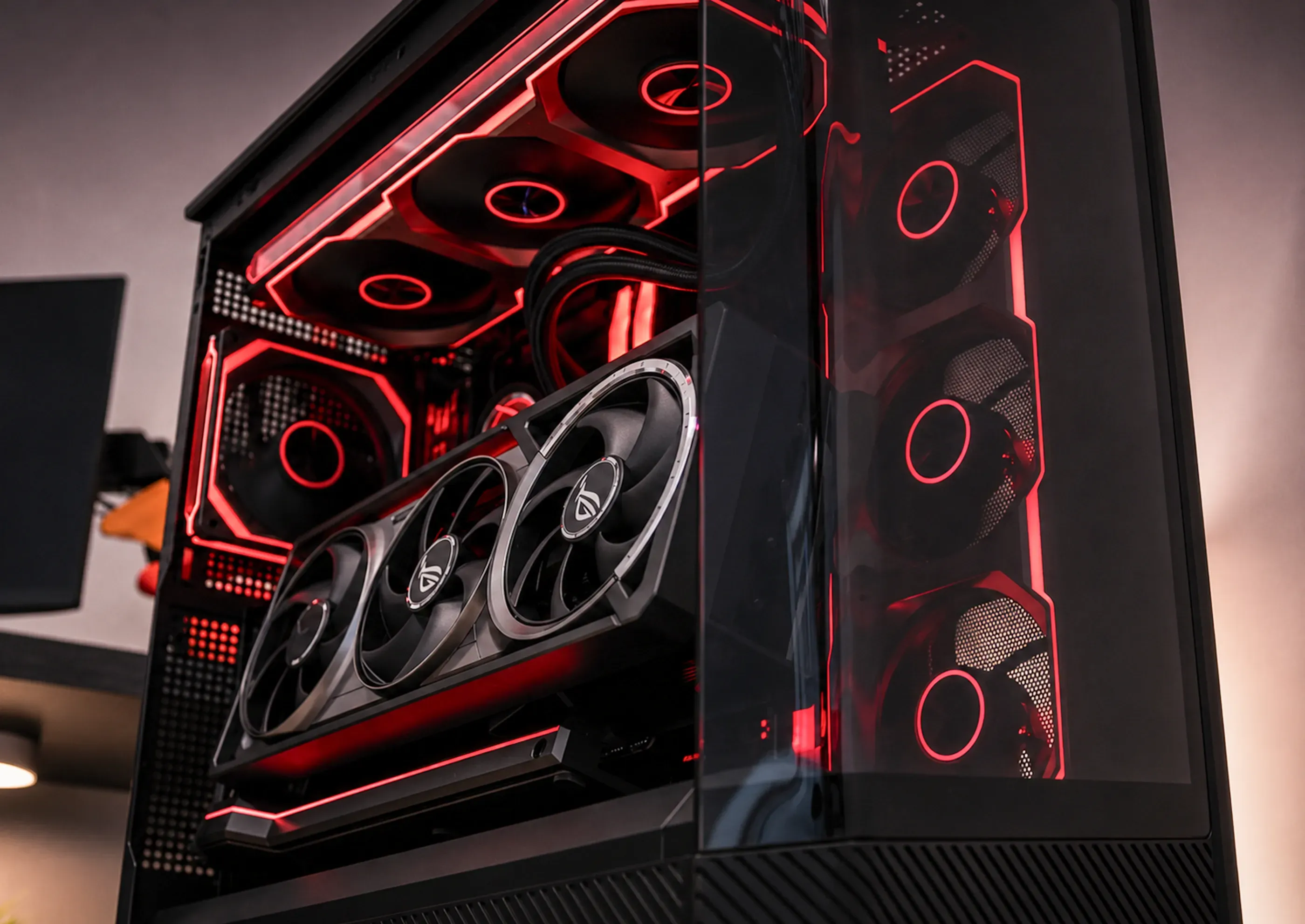 Skylight - RTX 5080 / R7 9800X3D, 32GB / 64GB - Thumbnail 8