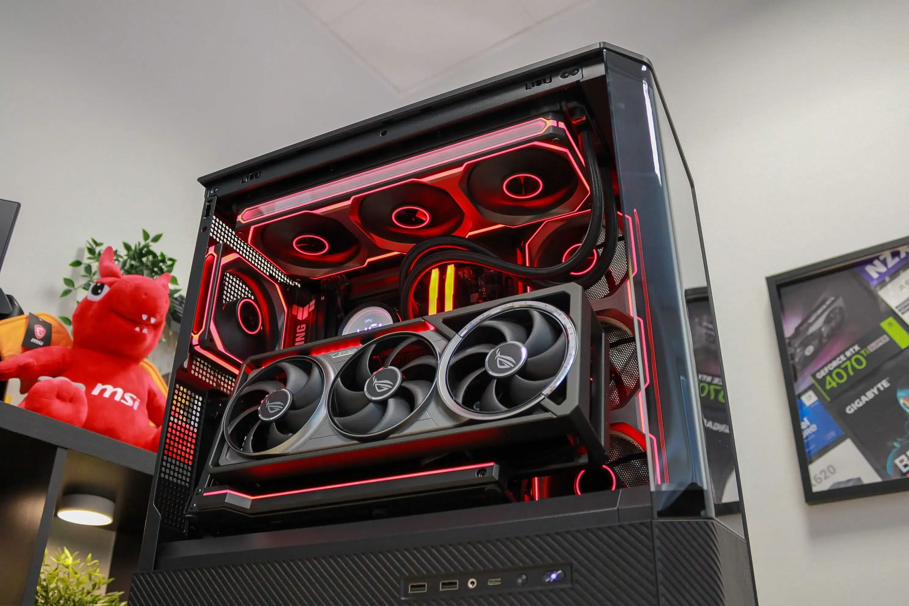 Skylight - RTX 5080 / R7 9800X3D - Thumbnail 12