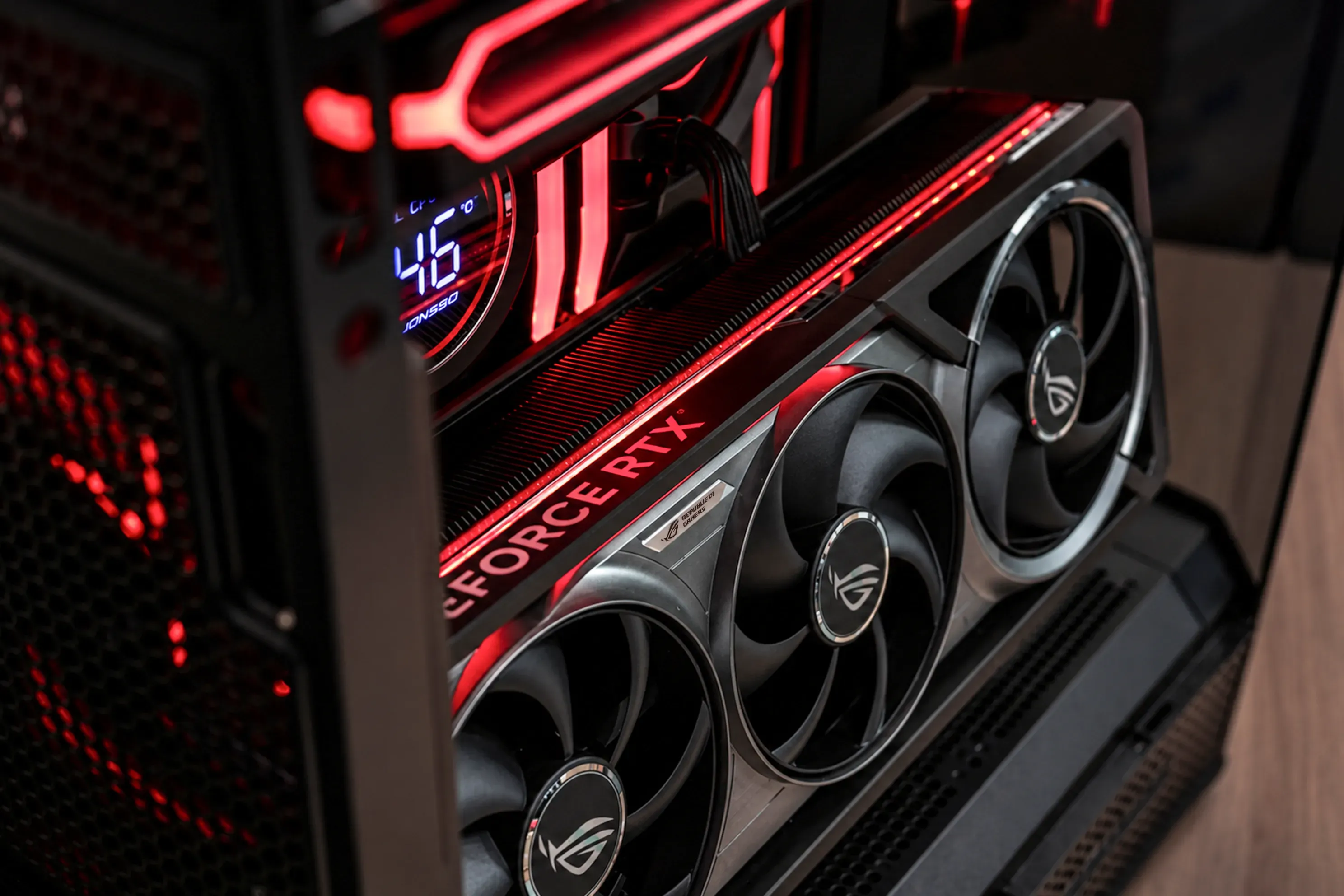 Skylight - RTX 5080 / R7 9800X3D, 32GB / 64GB - Thumbnail 4