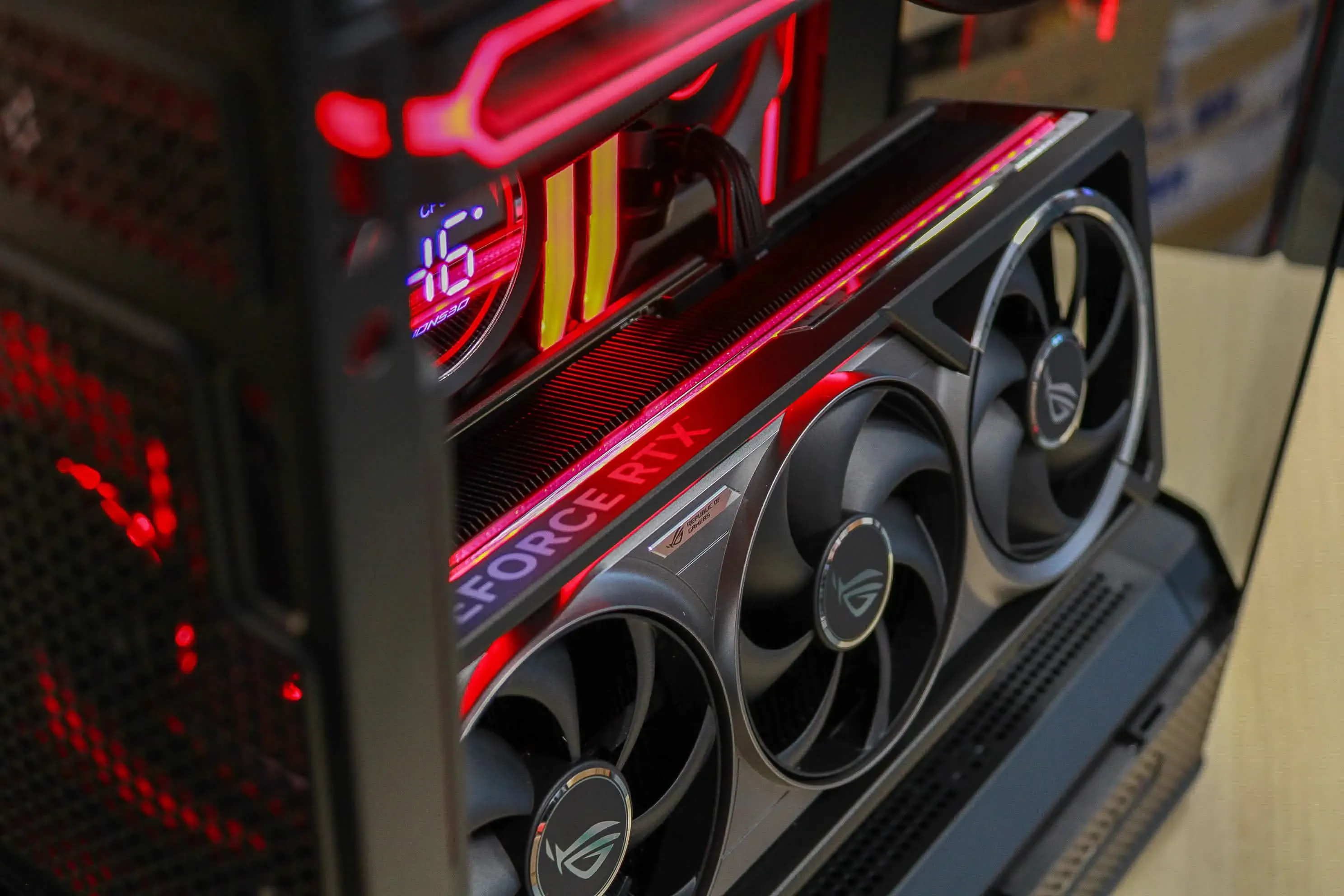 Skylight - RTX 5080 / R7 9800X3D - Thumbnail 6