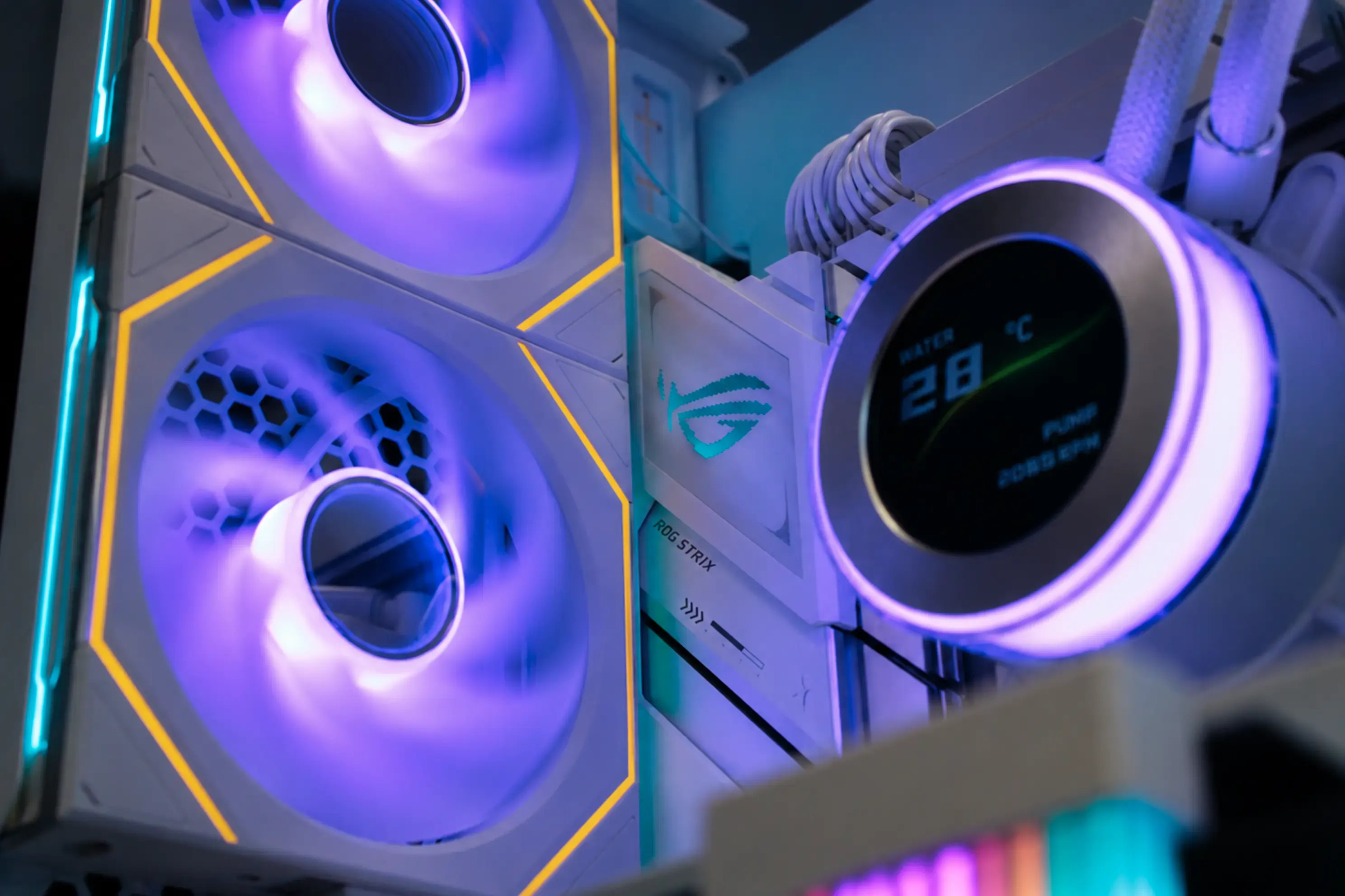 Lian Li White - RTX 5080 / R7 9800X3D, 16GB / 32GB - Thumbnail 6