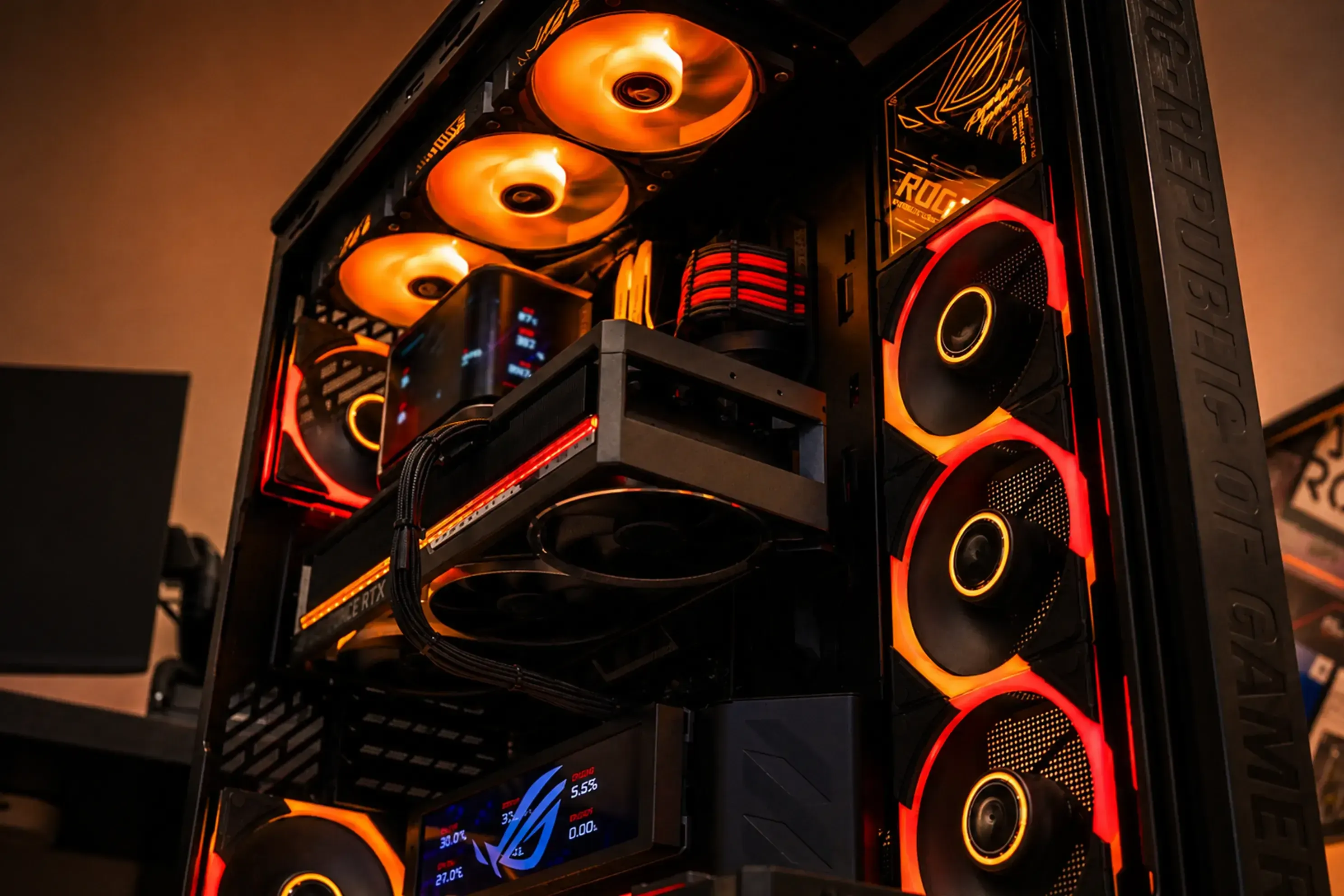 ASUS CRONOX - NVIDIA RTX 5080 / R7 9850X3D / 32GB - Thumbnail 10