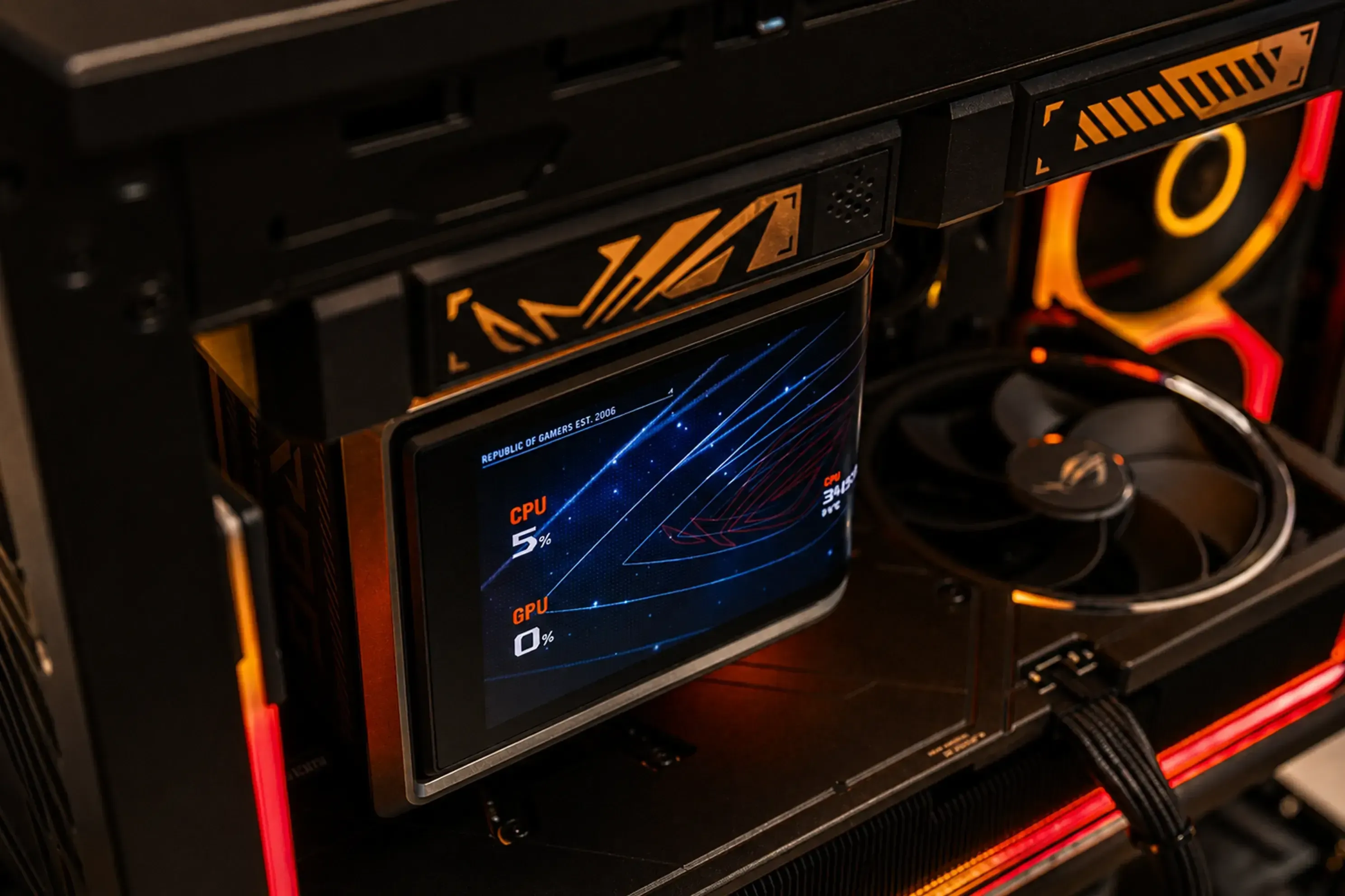 ASUS CRONOX - NVIDIA RTX 5080 / R7 9850X3D / 32GB - Thumbnail 7