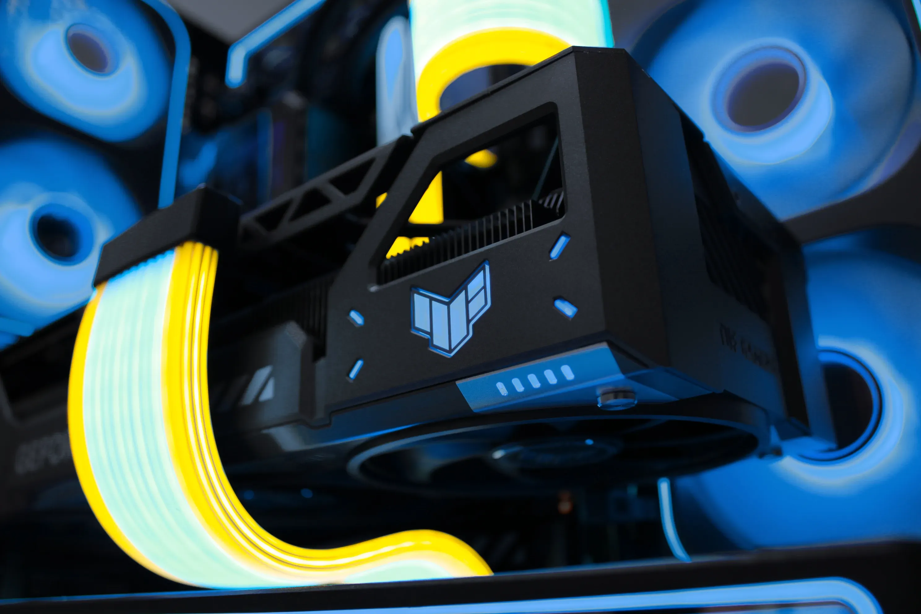 Limitless - RTX 5080 / R7 9850X3D, 32GB / 64GB - Thumbnail 7