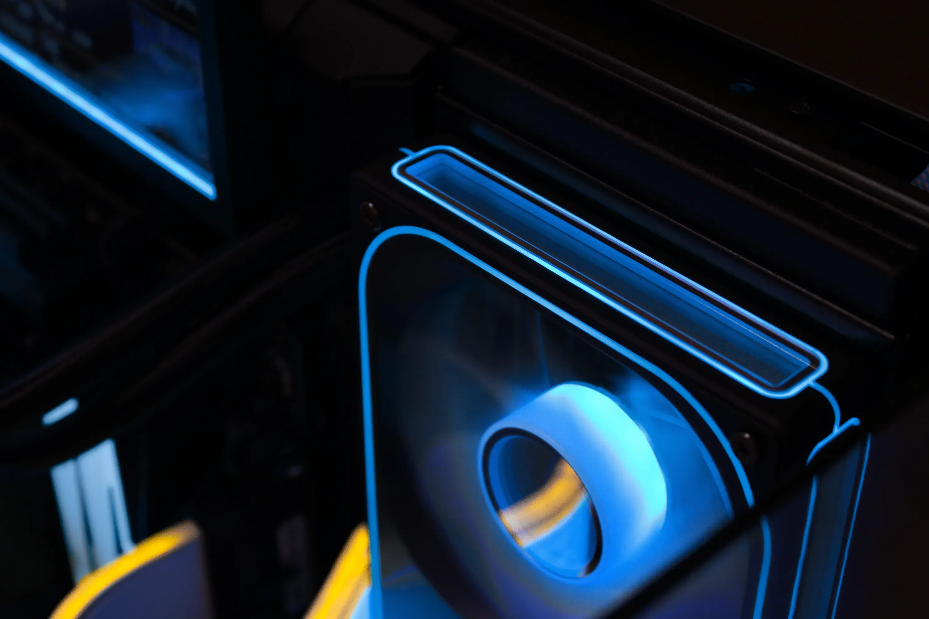 Limitless - RTX 5080 / R7 9850X3D, 32GB / 64GB - Thumbnail 10