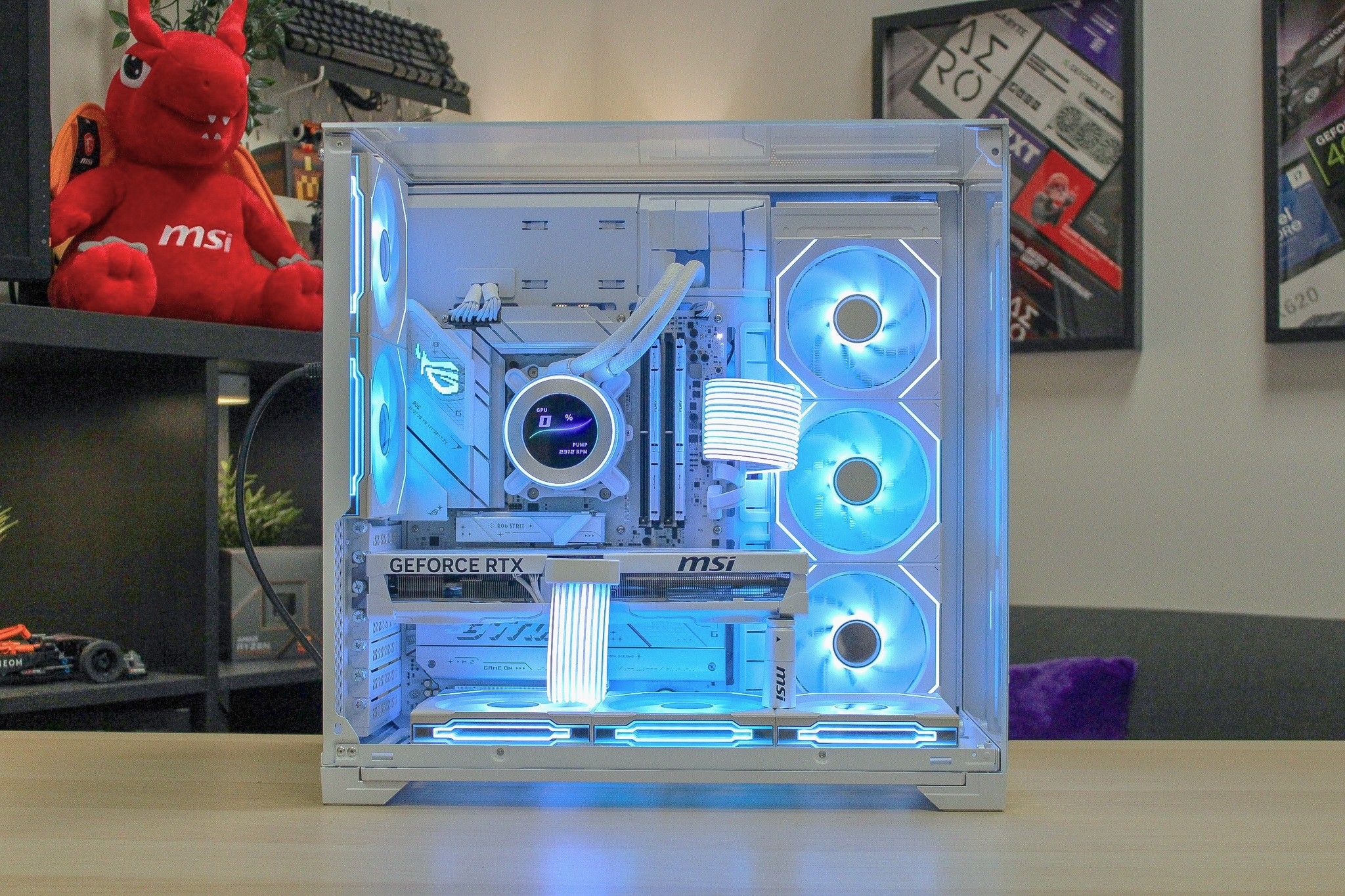 Lian Li White - RTX 5080 / R7 9800X3D - Thumbnail 3